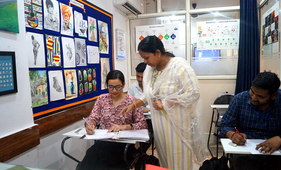 One to one training with Personalized Feedback for graphic design students at ADMEC